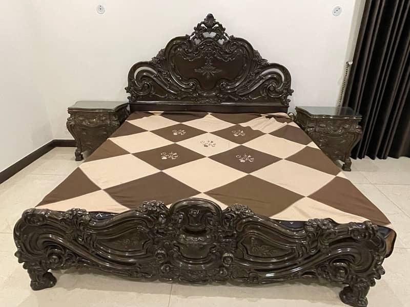 Pure Sheesham wood king Bed with dressing table 1