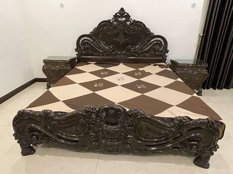 Pure Sheesham wood king Bed with dressing table 2