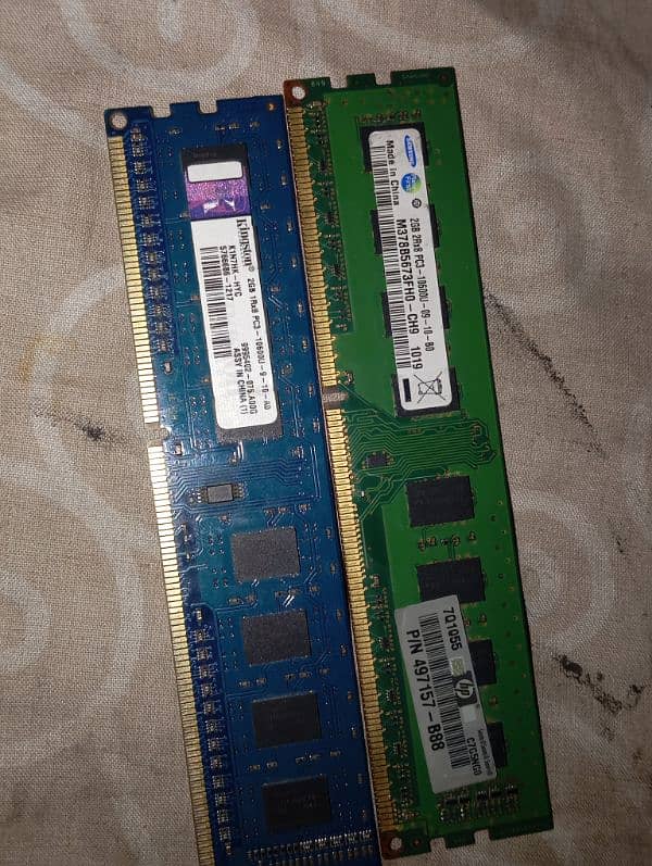 2 sticks  4gb ram ddr3 2