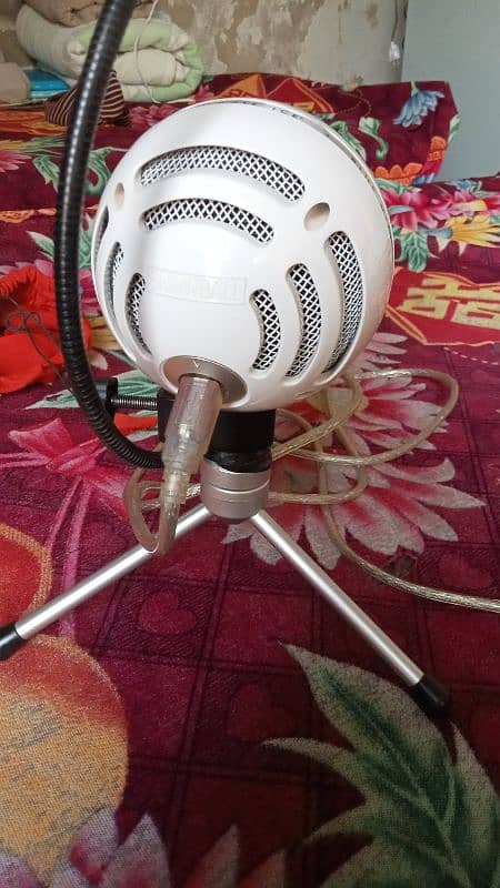 Blue snowball Ice microphone 1