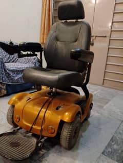 High-Quality Electric Wheelchair – Comfortable & Fully Automatic