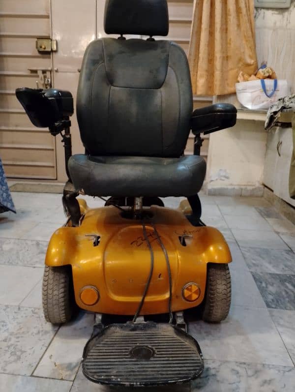 High-Quality Electric Wheelchair – Comfortable & Fully Automatic 1