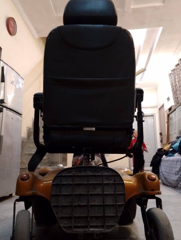 High-Quality Electric Wheelchair – Comfortable & Fully Automatic 4