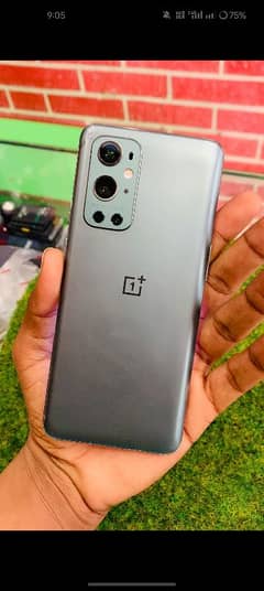 OnePlus 9 pro 8/256 water pack condition