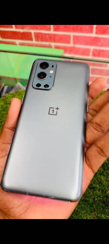 OnePlus 9 pro 8/256 water pack condition 1