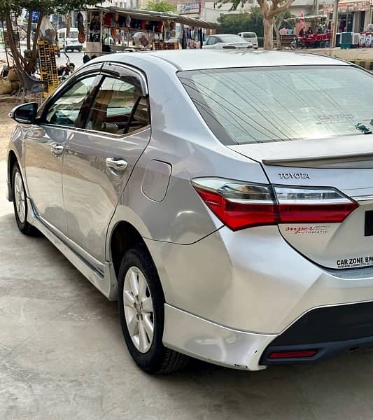 Toyota Corolla Altis 2015 5