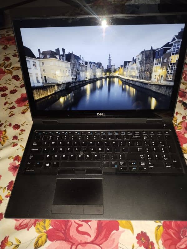 Dell precision 7530 Work Station 1