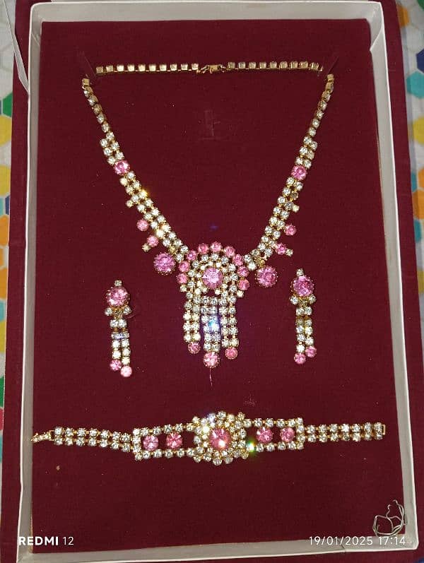 Artificial jewelry set 0