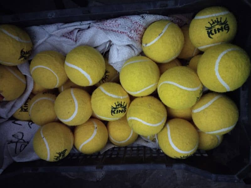 king Tennis balls 1