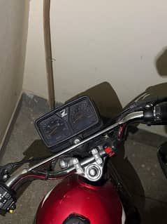 Honda 125 red colour ready bike 10/10 condition urgent sale