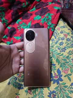 vivo v40e In Lush Condition