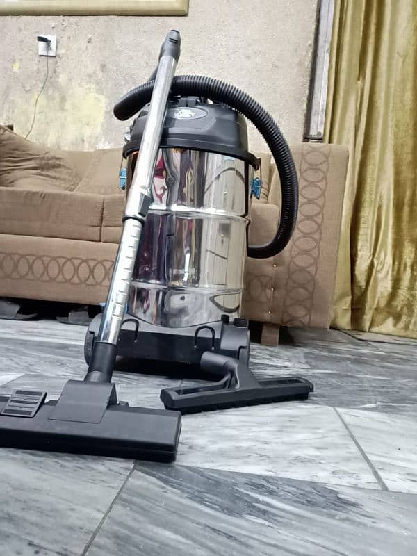 VACUUM CLEANER GOOD CONDITION 2