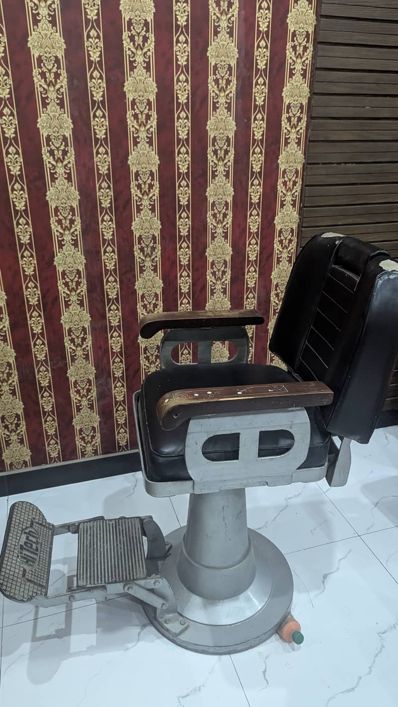 Salon chair Saloon chair Hydraulic Chair Barber Chair Parlour Chair 1