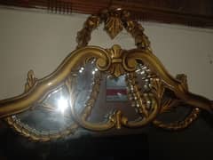 it is a mirror also have 8 box beautiful