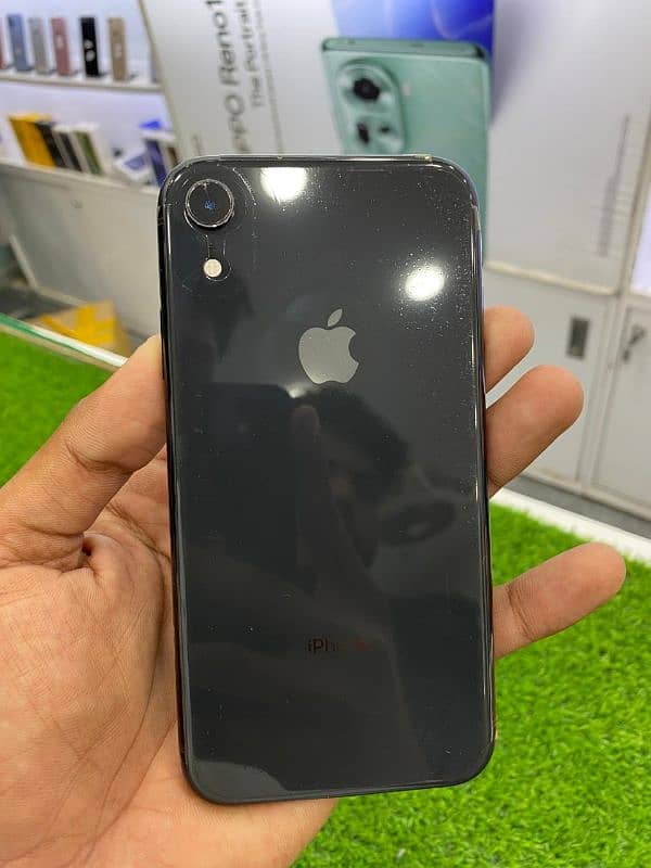 iphone XR 1