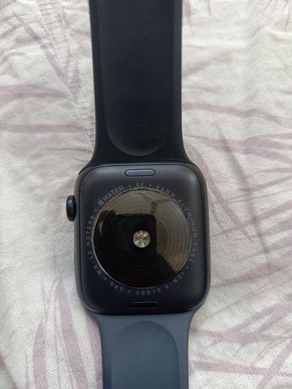 Apple Watch S. E Brand new. 1