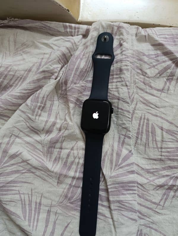 Apple Watch S. E Brand new. 2