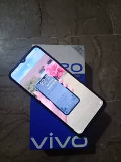 Vivo y20. . . . . 4/64 with box