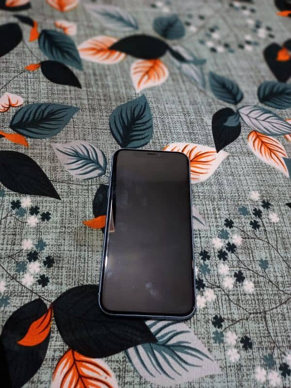 iphone XR 64gb jv 10/10 condition 1