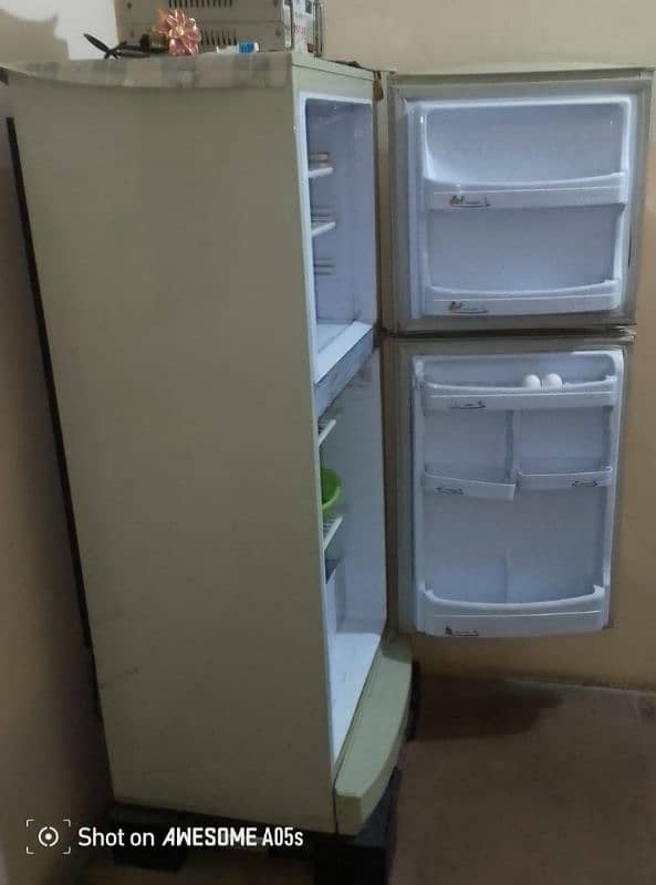 MEDIUM SIZE FRIDGE 1