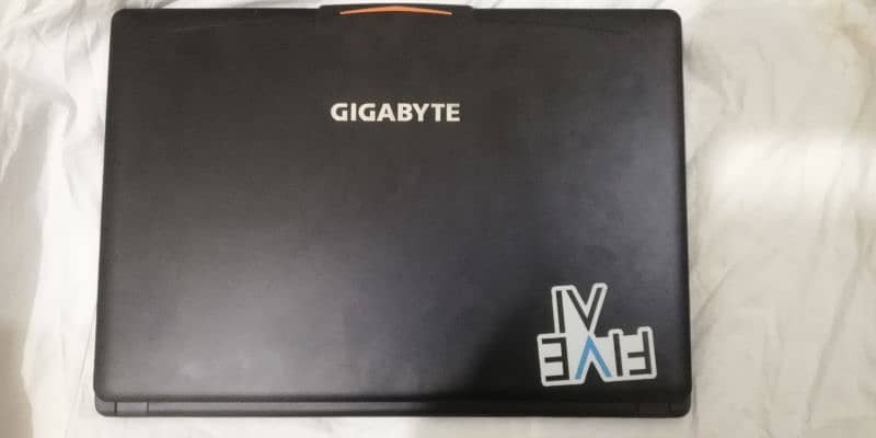 Gigabyte p35 Laptop 5