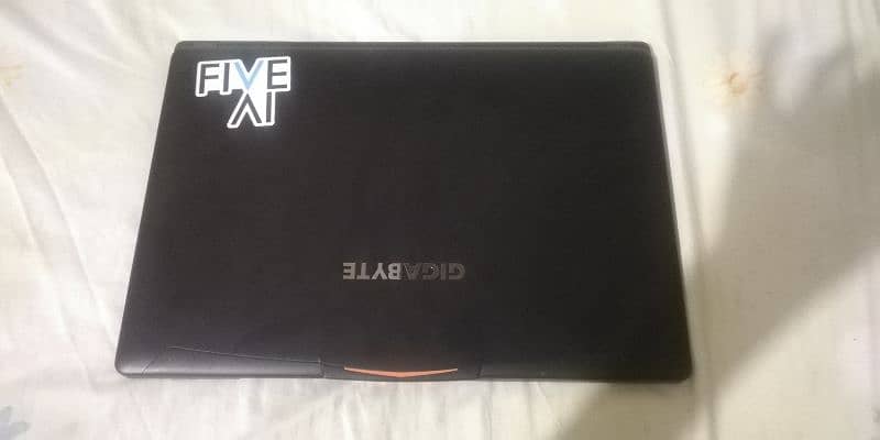 Gigabyte p35 Laptop 6