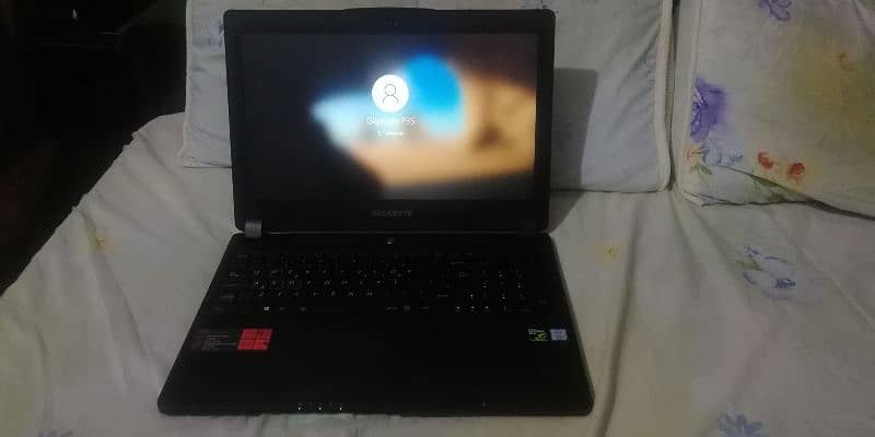 Gigabyte p35 Laptop 7