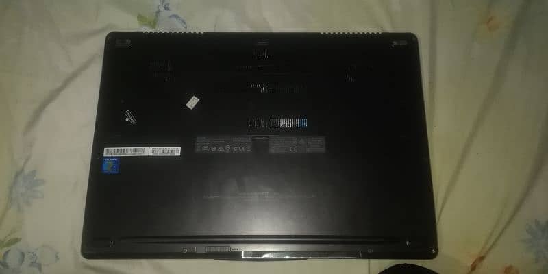 Gigabyte p35 Laptop 10