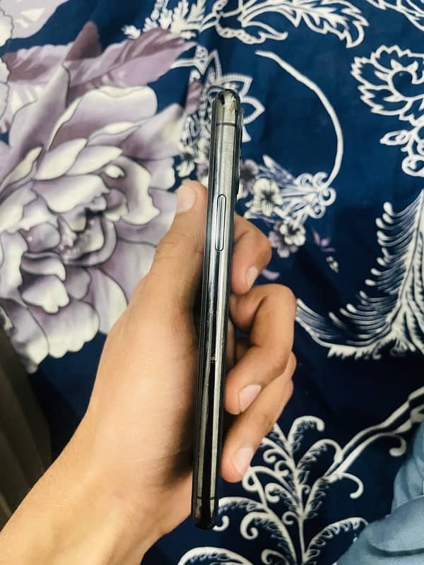 iphone 11pro (non pta)  urgent sale 3