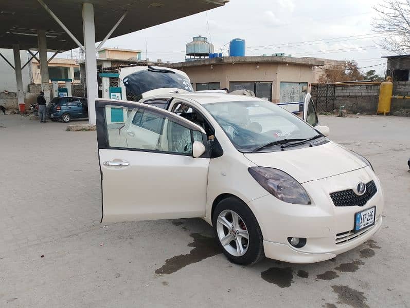 Toyota Vitz 2005 3