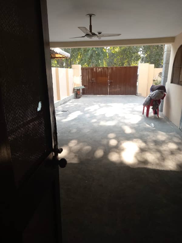 One Kanal House For Rent 6