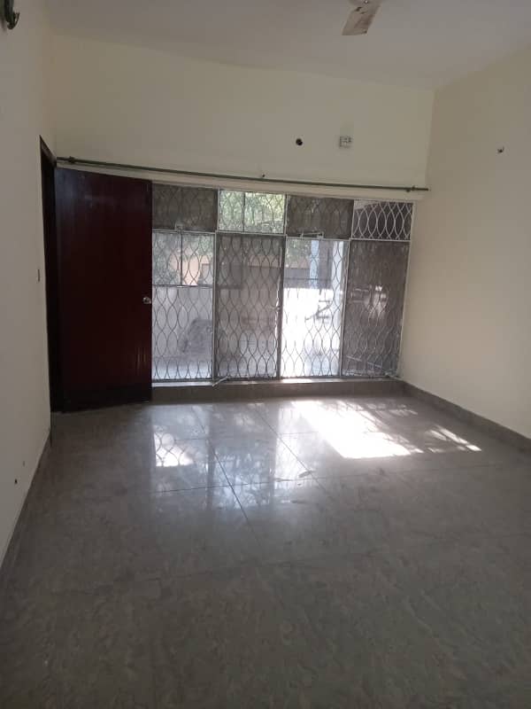 One Kanal House For Rent 7