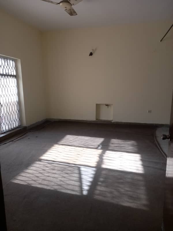 One Kanal Independent House For Rent 1