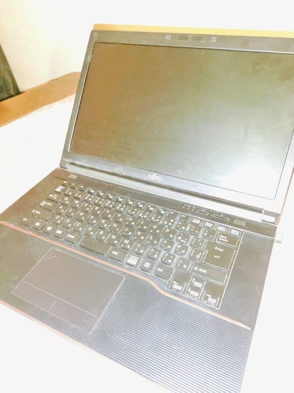 Fujitsu 8GB RAM/512GB HDD plus 128 SSD 4