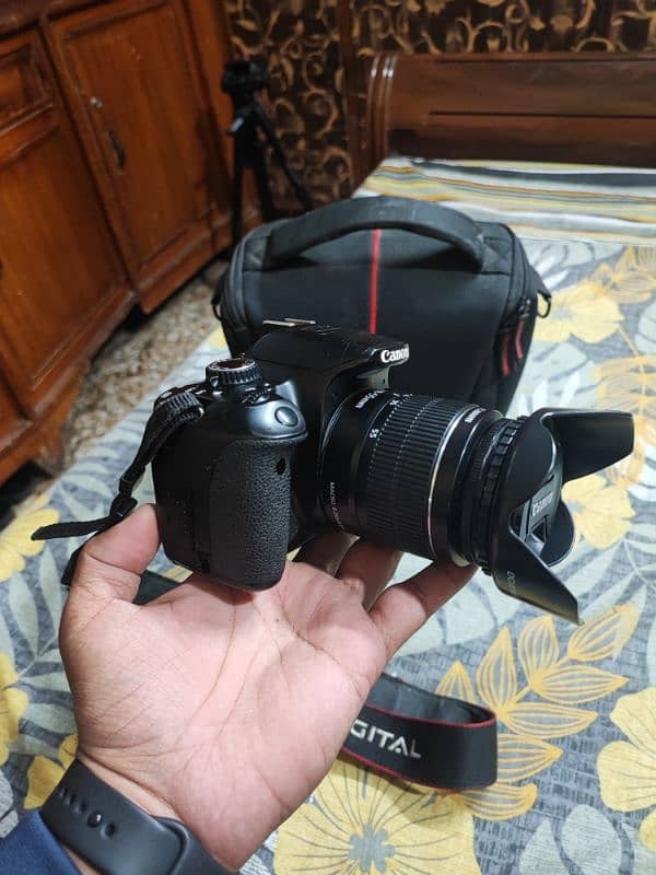 Canon 650d with 18/55mm Video auto focus. 3