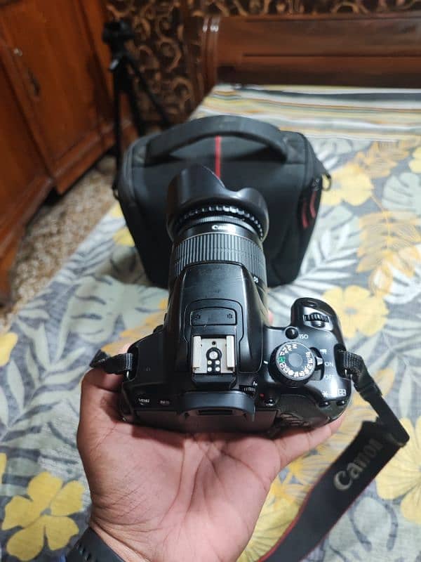 Canon 650d with 18/55mm Video auto focus. 5