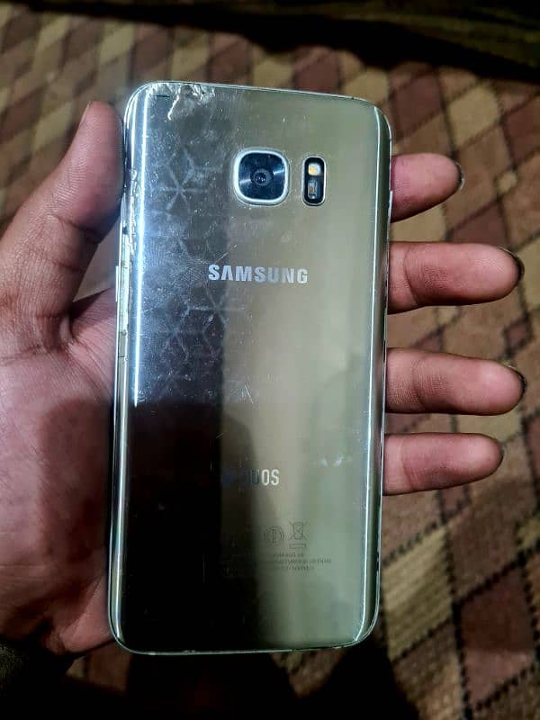 Samsung Galaxy S7 edge 1