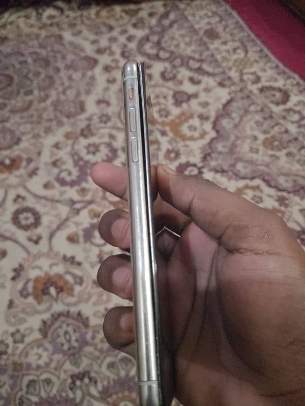 iphone xs pta approved all okay bas panal kharab ba ke okay set 1