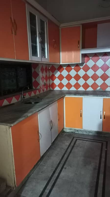 4 Marla Upper Portion For Rent In Shabaz Block Mustafa Town 12