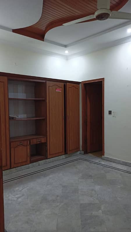 4 Marla Upper Portion For Rent In Shabaz Block Mustafa Town 17