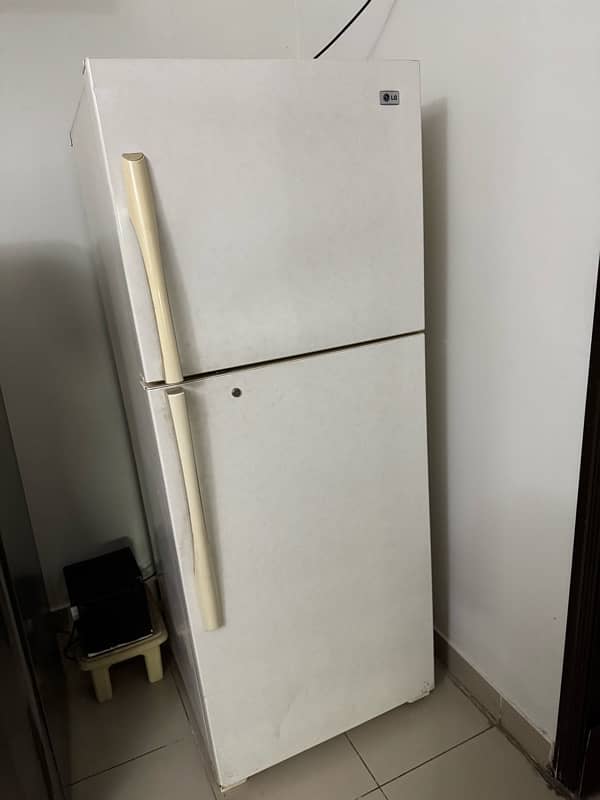 LG Refrigerator No Frost 18 Cubic Feet 0