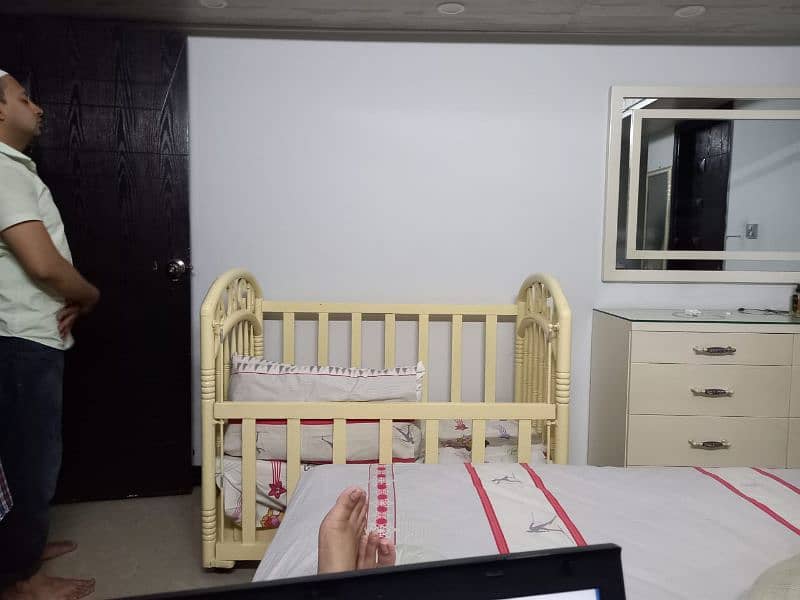 baby cot 3