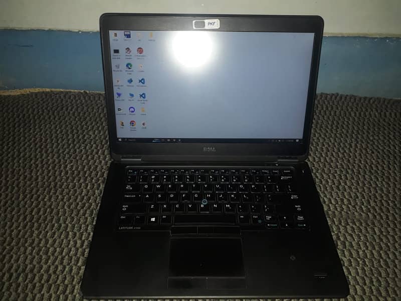 dell latitude E7450 8gb ram 256SSD core i7 5th generation 1