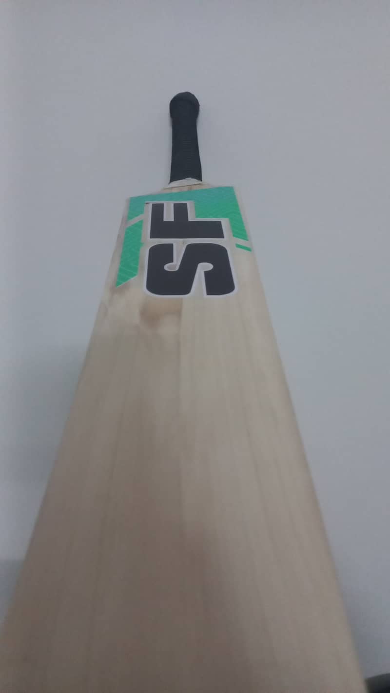 SF Cricket Bat 3