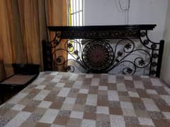 Iron bed king size