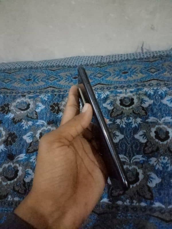 Oppo F19 with box exchange possible 2