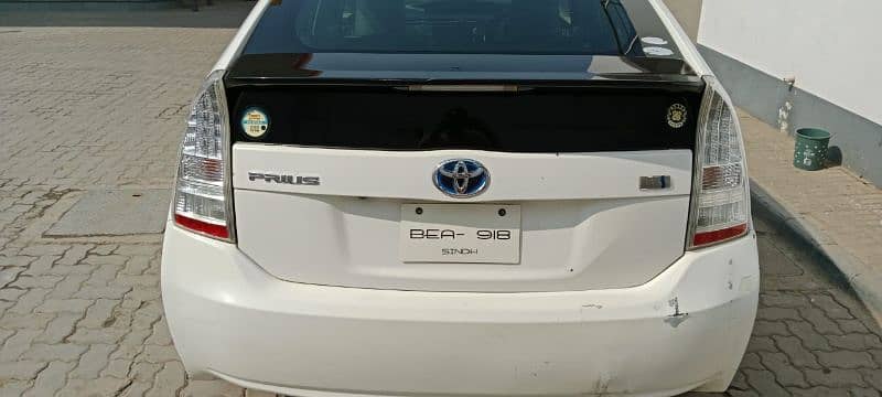 Toyota Prius 2011 4