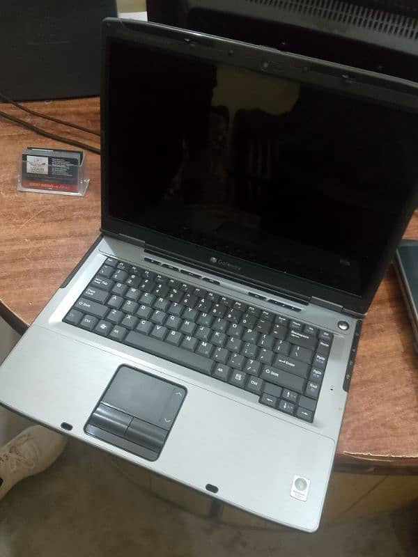 INTEL CORE 2 DUO LAPTOP 2 GB 180 GB 0