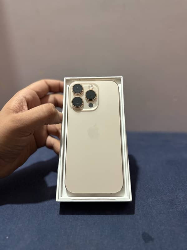 iPhone 16 pro (256GB) Dessert Titanium 2