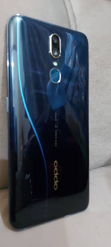 Oppo f11 256GB lush condition with box 3